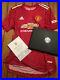 Manchester_United_signed_player_home_match_shirt_box_COA_Hologram_01_zm