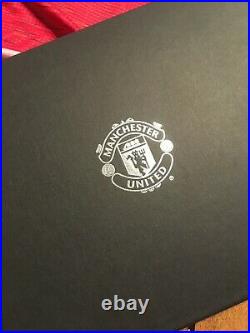 Manchester United signed player home match shirt + box + COA Hologram