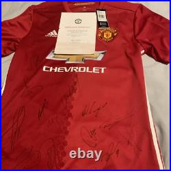 Manchester united signed shirt from 2016/2017 season Manchester united signed shirt from 2016/2017 season