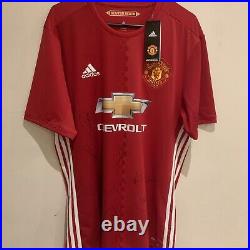 Manchester united signed shirt from 2016/2017 season Manchester united signed shirt from 2016/2017 season