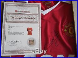 Nike 2010-11 Manchester United Home Jersey Signed by Chicharito Football Shirt