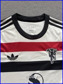 Noussair Mazraoui Hand Signed Manchester United Jersey 24/25 SMALL HOLE