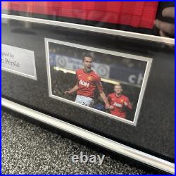 Robin Van Persie Signed Shirt Framed COA & Photo Proof Rare Manchester United Robin Van Persie Signed Shirt Framed COA & Photo Proof Rare Manchester United
