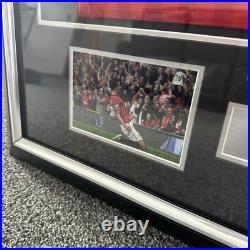 Robin Van Persie Signed Shirt Framed COA & Photo Proof Rare Manchester United Robin Van Persie Signed Shirt Framed COA & Photo Proof Rare Manchester United