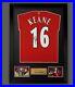 Roy_Keane_Hand_Signed_Manchester_United_Football_Shirt_In_A_Framed_Display_01_fa