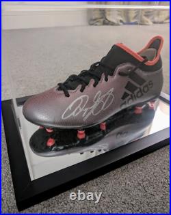 Ryan Giggs Manchester United Signed Football Boot in presentation case with COA Ryan Giggs Manchester United Signed Football Boot in presentation case with COA