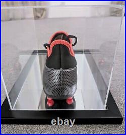 Ryan Giggs Manchester United Signed Football Boot in presentation case with COA Ryan Giggs Manchester United Signed Football Boot in presentation case with COA