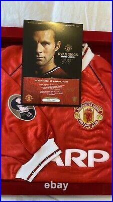 Ryan Giggs double shirt signed box set, Manchester United