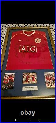 Signed And Framed By The 2006/7 Team Manchester United Shirt