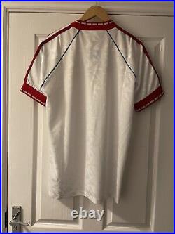 Signed Bryan Robson MANCHESTER UNITED SHIRT Retro 1991 ECWC With COA