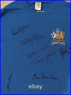 Signed Manchester United 1968 European Cup shirt by 7