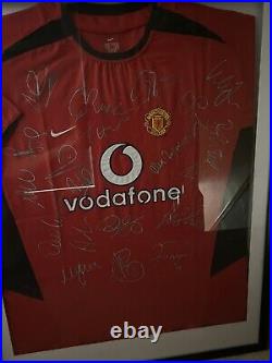 Signed Manchester United 2002/2004 Home Shirt Framed