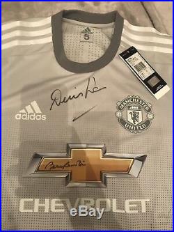 Signed Manchester United Player Issue 2017/18 Shirt Bobby Charlton & Denis Law M