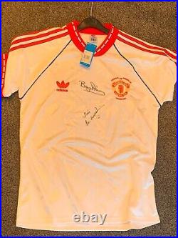 Signed Manchester United Shirt 1991 Cup Winners Cup Winners Bryan Robson McClair