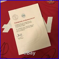 Signed Manchester United shirt 2010/2011 with COA Rooney, Vidic, Scholes etc