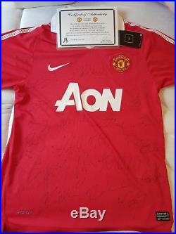 Signed Manchester United shirt with certificate of authenticity