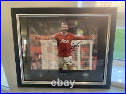 Signed Ryan Giggs Manchester United Memorabilia Limited Edition Framed Photo