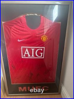 Signed manchester united shirt 07/08 08/09 signed by first team players Signed manchester united shirt 07/08 08/09 signed by first team players