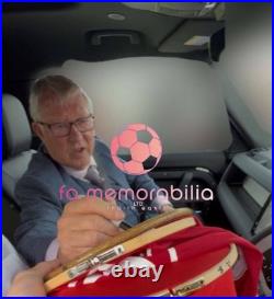 Sir Alex Ferguson Signed Manchester United Shirt- Comes With a COA & Proof Sir Alex Ferguson Signed Manchester United Shirt- Comes With a COA & Proof