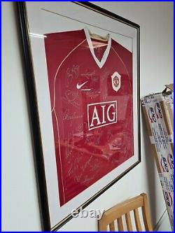 Squad signed 2005 Manchester United Home shirt