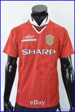 UMBRO Manchester United CHAMPIONS LEAUGE 1999 Home Shirt Geoff Hurst SIGNED /M
