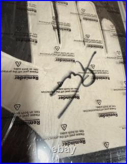 Van Der Sar Signed Manchester United Goalkeeper Glove WITH COA Van Der Sar Signed Manchester United Goalkeeper Glove WITH COA