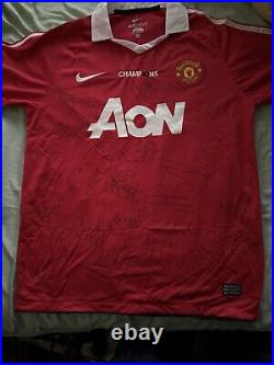 Very rare Multi Signed Manchester United Shirt, 22 signatures